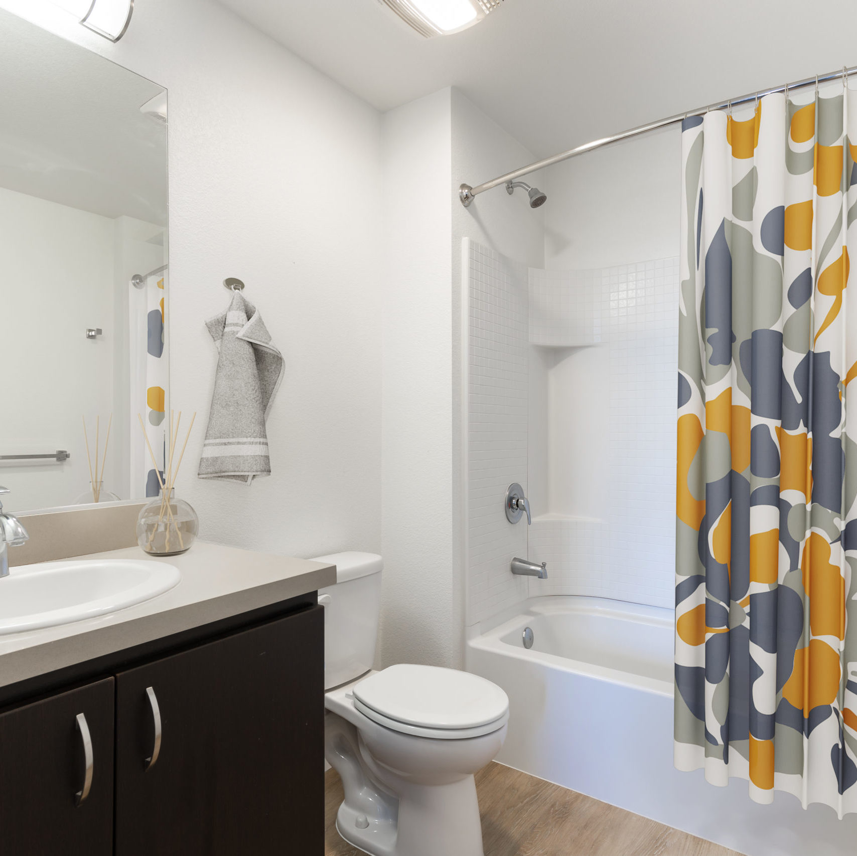 27 North - Modern Bathroom